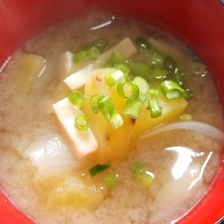 さつま芋と玉ねぎの味噌汁